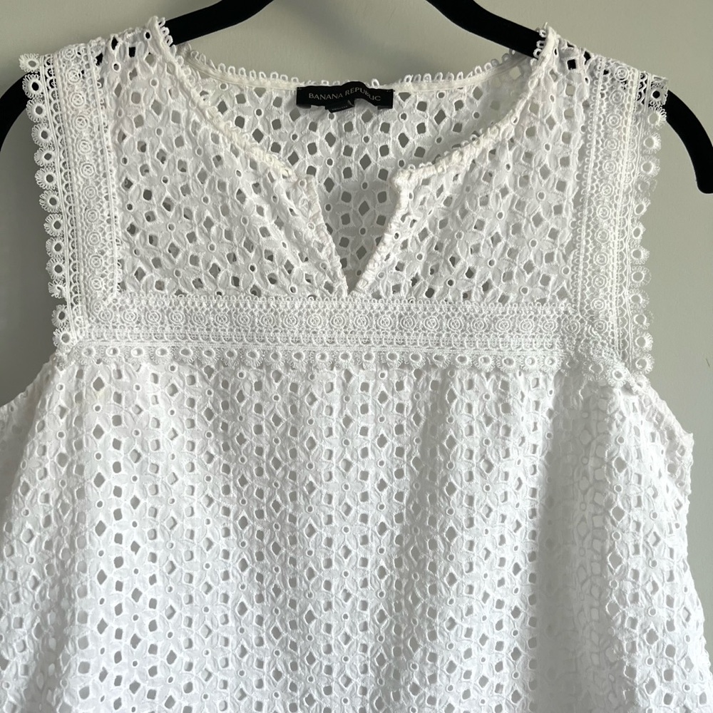 BANANA REPUBLIC Women’s Lace Inset Top-Size Small - Picture 4 of 6